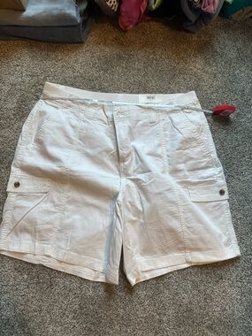 Style & Co. White Cargo Shorts